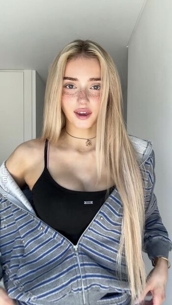 Honeypuu  page leaked private photo uncensored HD quality
