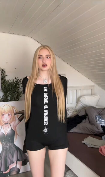 Honeypuu  page leaked private photo uncensored HD quality
