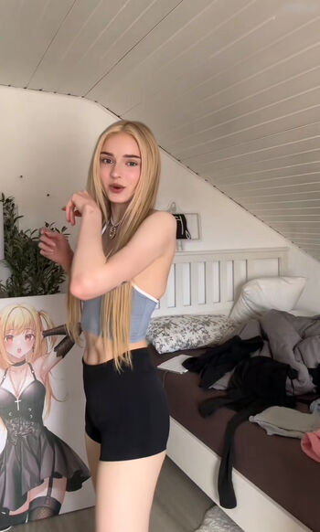 Honeypuu  page leaked private photo uncensored HD quality