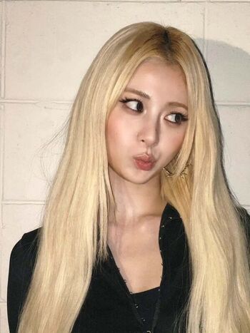 Huh yunjin leaked private photo uncensored HD quality