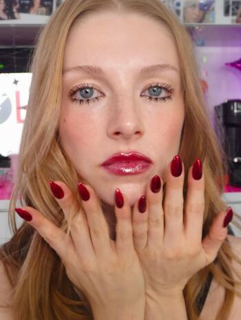 Hunter schafer page leaked private photo uncensored HD quality