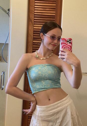 Iris apatow leaked private photo uncensored HD quality