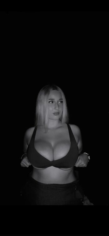 Izadi zuazo leaked private photo uncensored HD quality