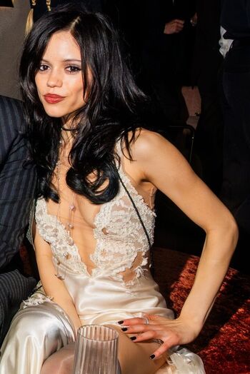 Jenna ortega  page leaked private photo uncensored HD quality