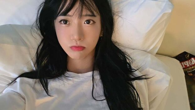 Jinnytty leaked private photo uncensored HD quality