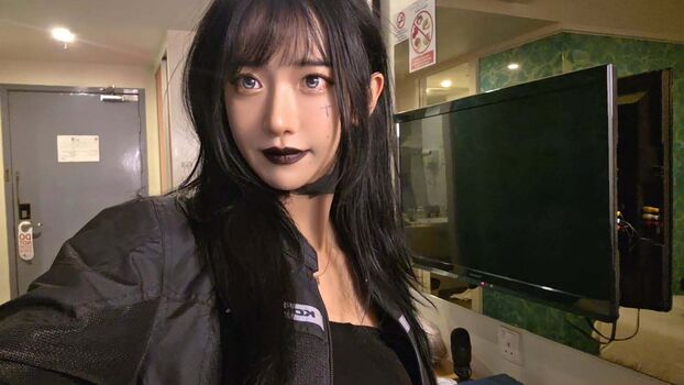 Jinnytty leaked private photo uncensored HD quality
