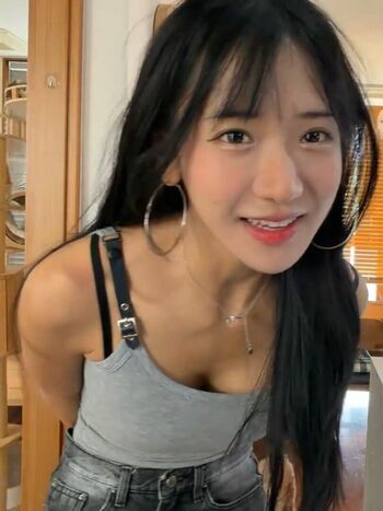 Jinnytty leaked private photo uncensored HD quality