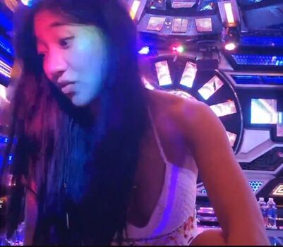 Jinnytty leaked private photo uncensored HD quality