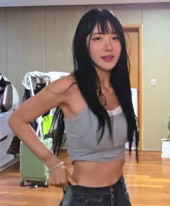 Jinnytty leaked private photo uncensored HD quality