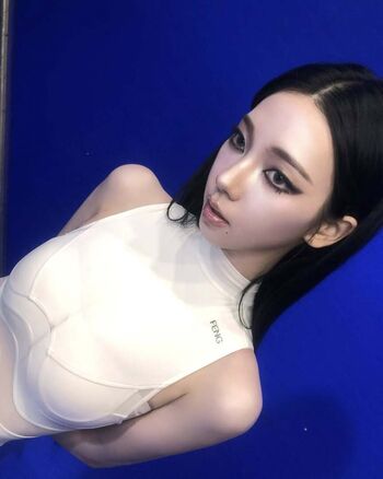 Katarinabluu  page leaked private photo uncensored HD quality