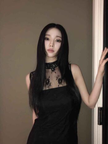 Katarinabluu  page leaked private photo uncensored HD quality