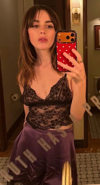 Kiernan shipka  page leaked private photo uncensored HD quality