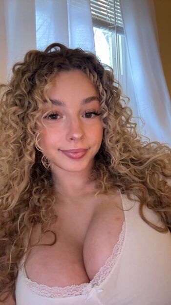 Kira pregiato  page leaked private photo uncensored HD quality