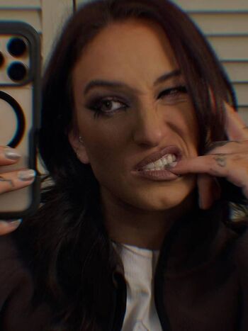 Kris statlander page leaked private photo uncensored HD quality