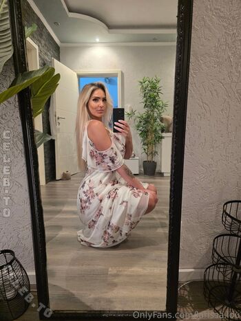 Larissa lou  page leaked private photo uncensored HD quality