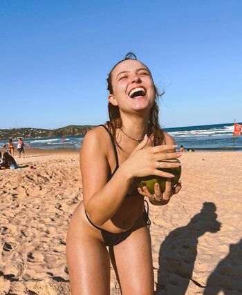 Larissa manoela page leaked private photo uncensored HD quality