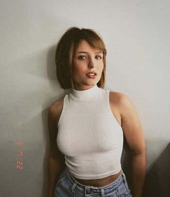 Larissa manoela page leaked private photo uncensored HD quality