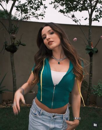 Larissa manoela page leaked private photo uncensored HD quality