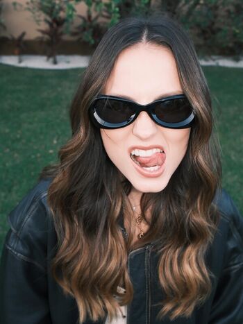 Larissa manoela page leaked private photo uncensored HD quality