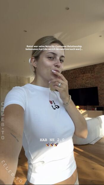 Lea breuer page leaked private photo uncensored HD quality