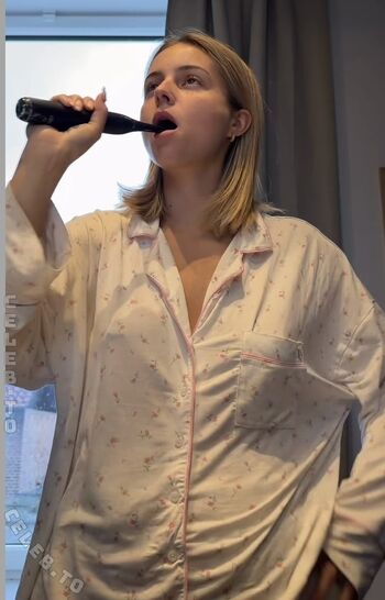 Lea breuer page leaked private photo uncensored HD quality
