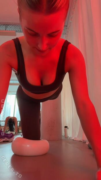 Lea breuer page leaked private photo uncensored HD quality