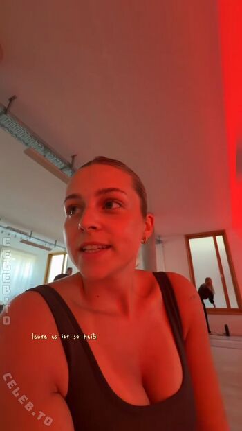 Lea breuer page leaked private photo uncensored HD quality