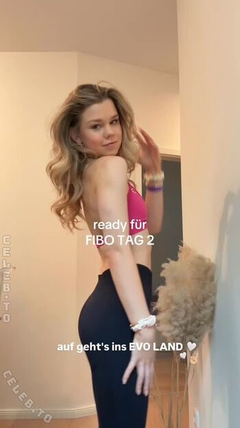 Lea peach  page leaked private photo uncensored HD quality
