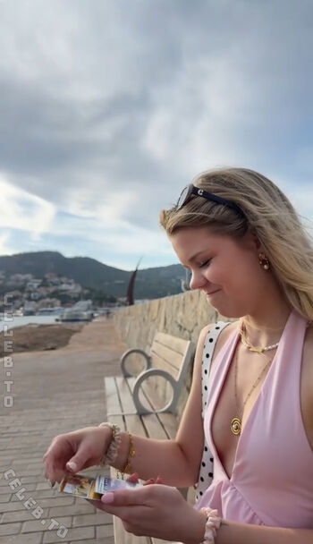 Lea peach leaked private photo uncensored HD quality