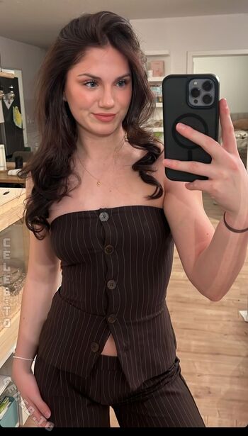 Lea viktoria leaked private photo uncensored HD quality