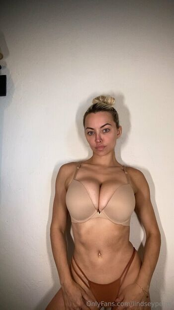 Lindsey pelas  page leaked private photo uncensored HD quality