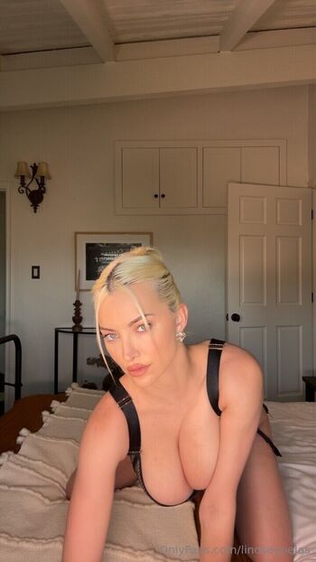 Lindsey pelas  page leaked private photo uncensored HD quality