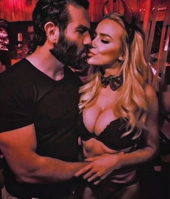 Lindsey pelas  page leaked private photo uncensored HD quality