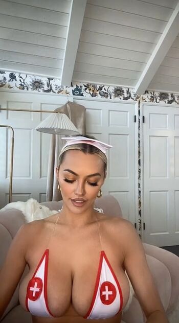 Lindsey pelas  page leaked private photo uncensored HD quality