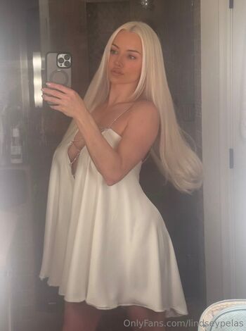 Lindsey pelas  page leaked private photo uncensored HD quality