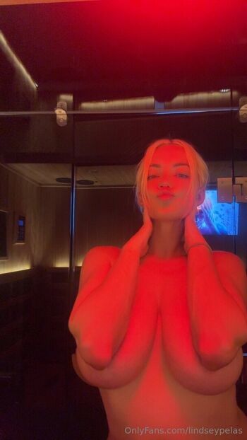 Lindsey pelas  page leaked private photo uncensored HD quality