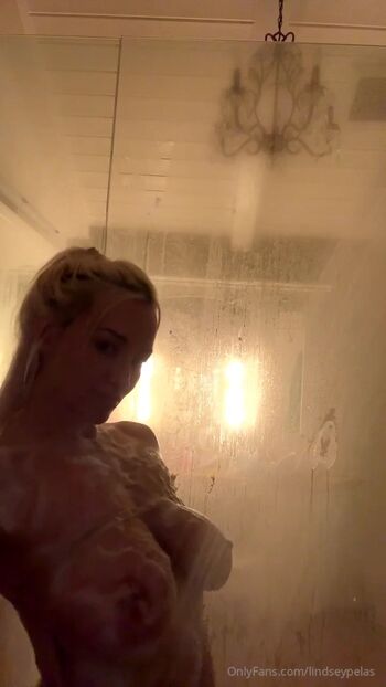 Lindsey pelas  page leaked private photo uncensored HD quality