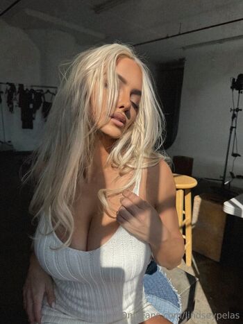 Lindsey pelas  page leaked private photo uncensored HD quality