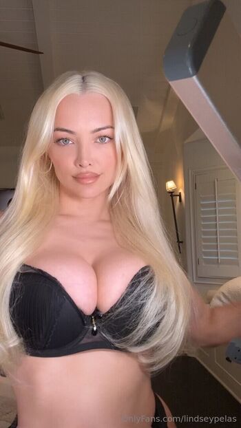 Lindsey pelas  page leaked private photo uncensored HD quality