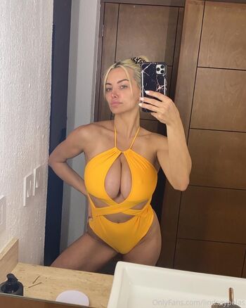Lindsey pelas  page leaked private photo uncensored HD quality