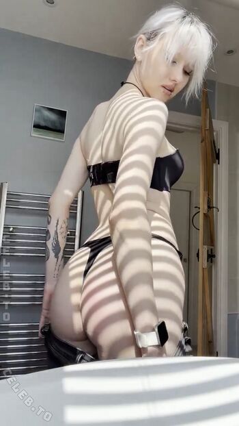 Little emo kitten leaked private photo uncensored HD quality