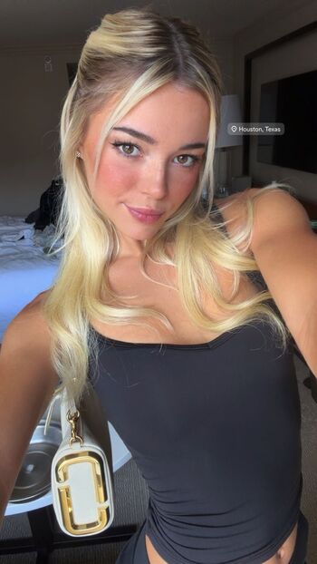 Livvy dunne  page leaked private photo uncensored HD quality