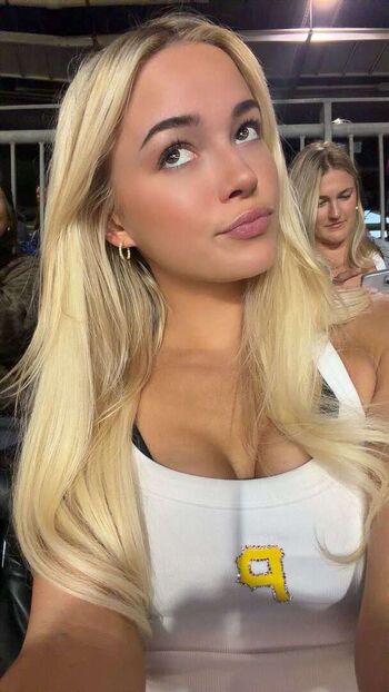 Livvy dunne  page leaked private photo uncensored HD quality