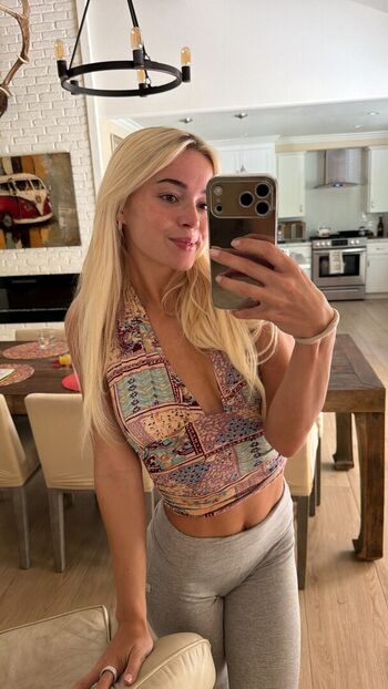 Livvy dunne  page leaked private photo uncensored HD quality
