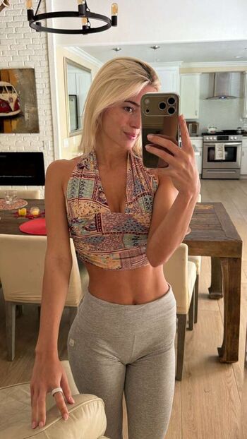 Livvy dunne  page leaked private photo uncensored HD quality