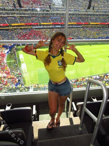 Lizzy greene  page leaked private photo uncensored HD quality