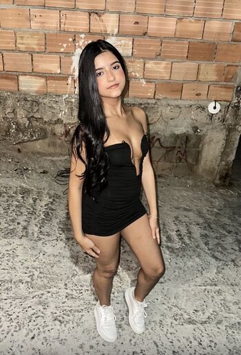 Llaralys leaked private photo uncensored HD quality
