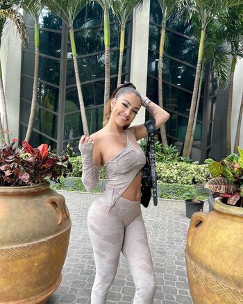 Malu trevejo  page leaked private photo uncensored HD quality
