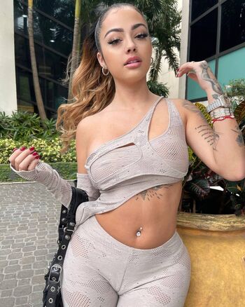 Malu trevejo  page leaked private photo uncensored HD quality