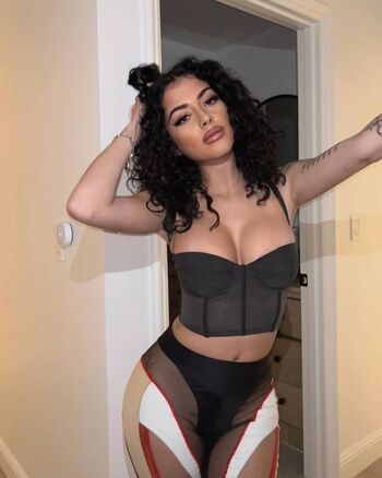 Malu trevejo  page leaked private photo uncensored HD quality